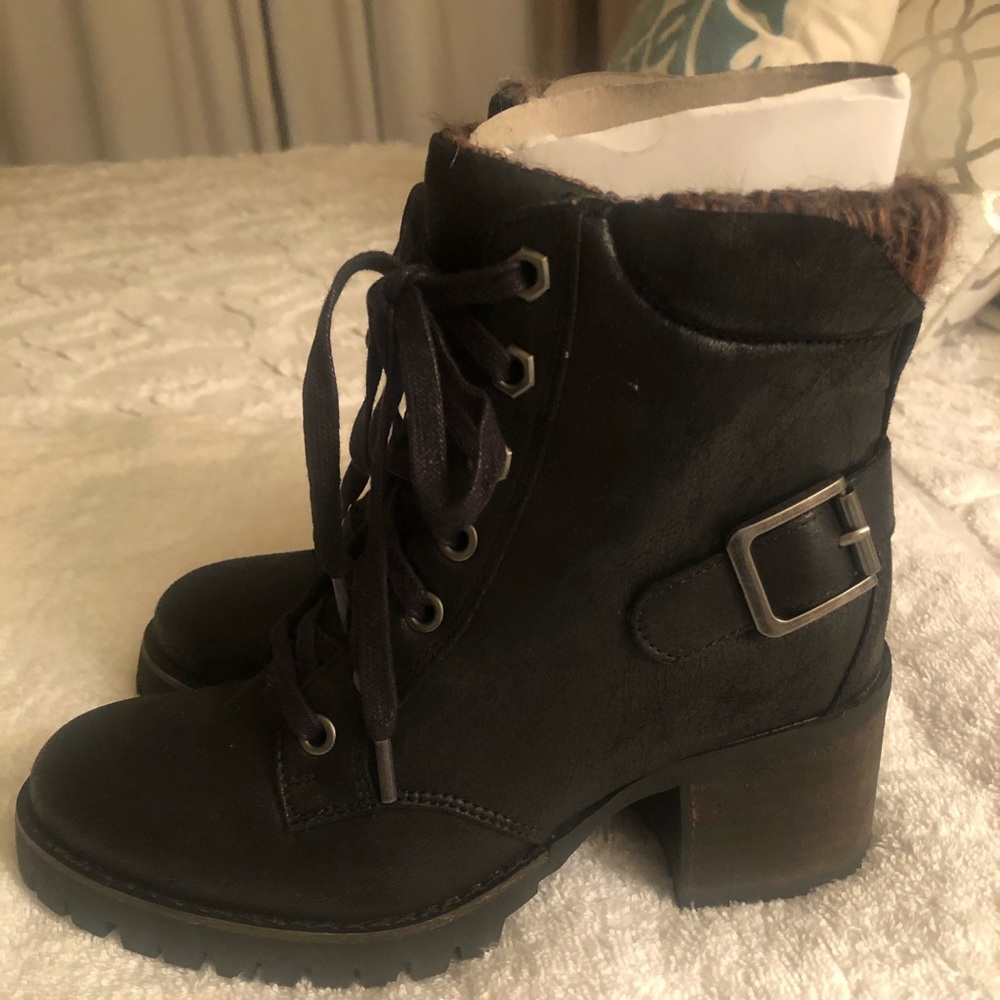 Carlos by Carlos Santana ankle bootie